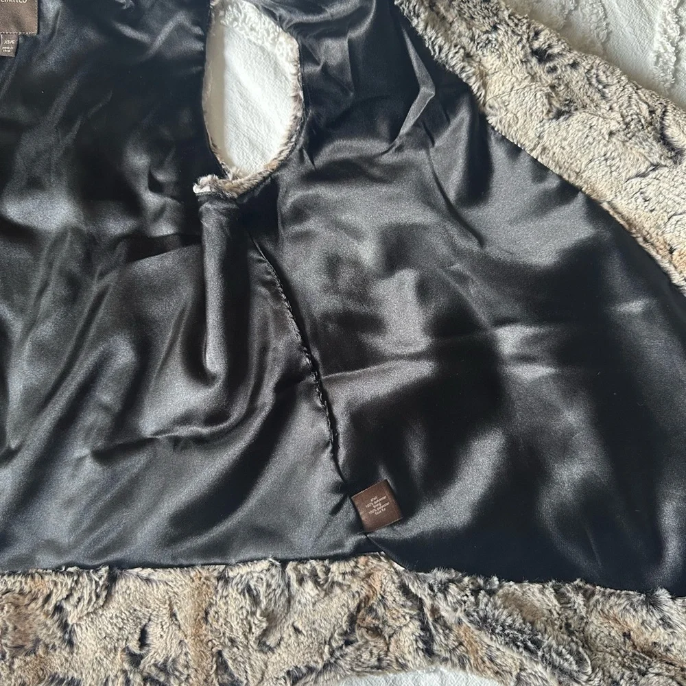 The Limited Faux Fur Super Soft‎ Open Front Vest in Black and Tan Size x Small - Picture 4 of 8